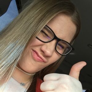 Meet your Posher, Riley